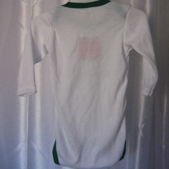 Meet me under the Mistletoe Infant Unisex One Piece Bodysuit Cotton Sz 12-18M NW - Picture 2 of 5